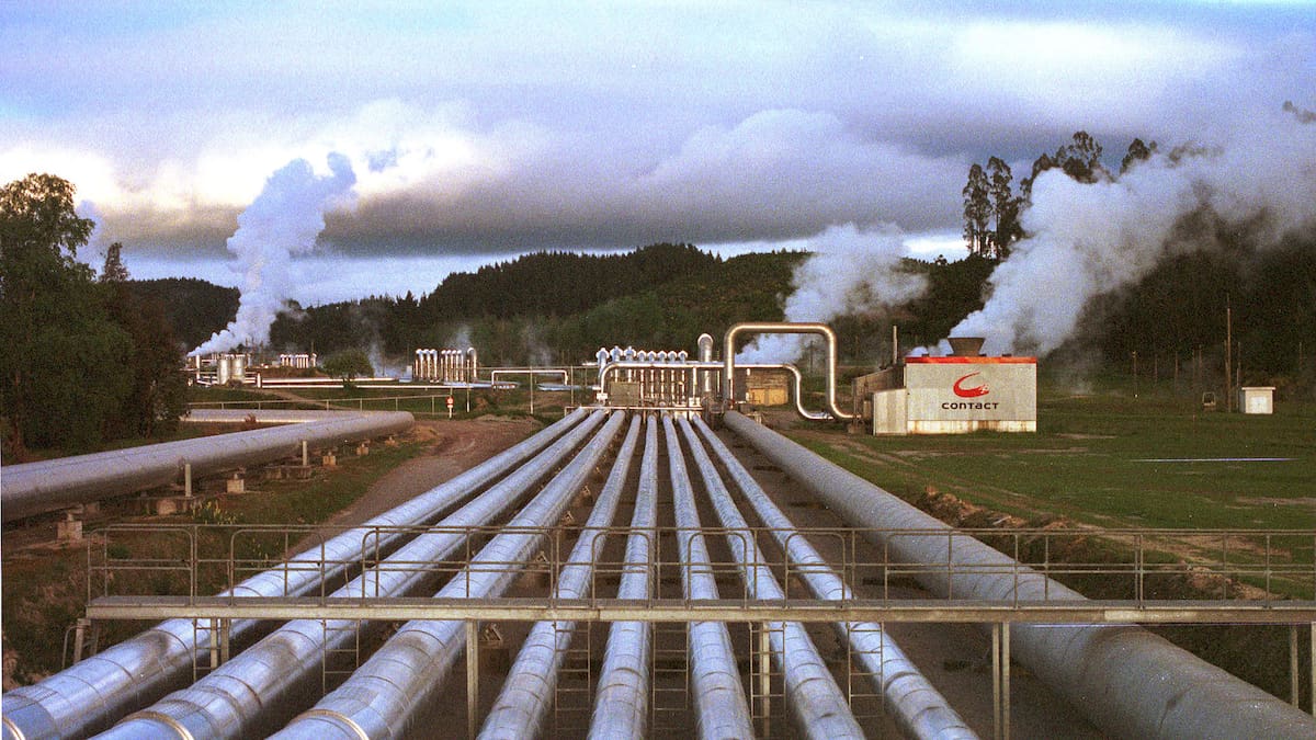 Flat day on the sharemarket as energy stocks continue strong trading – Market close