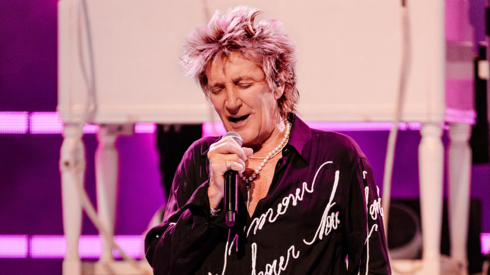 What To Watch Tuesday: Grammys Salute Rod Stewart, Summer House Finale And Spin-Off, And More