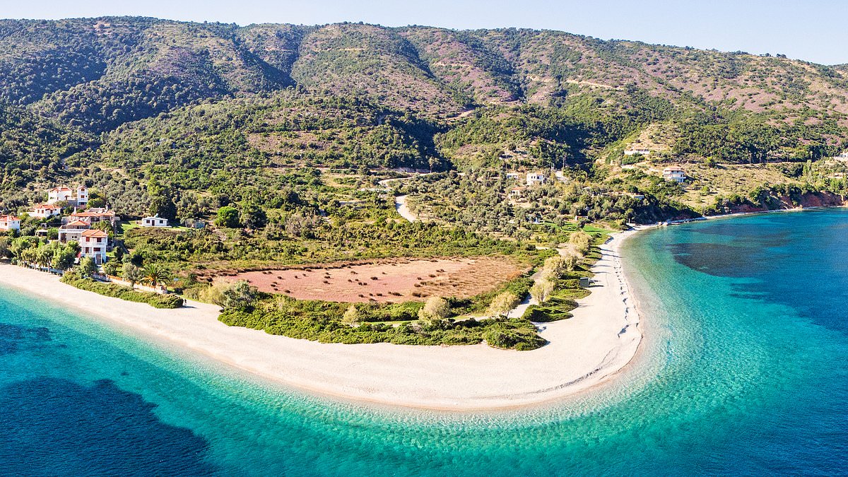 I’ve visited more than 30 Greek islands and these are the ones to visit and AVOID. Find out which isles have hidden beaches and glorious food and the ones that are a waste of money – in the Escape newsletter