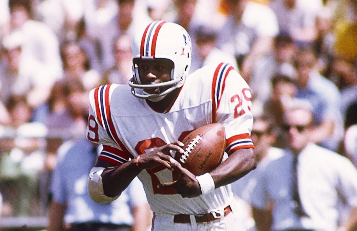 Former Patirots wide receiver, college All-American, dies at 81