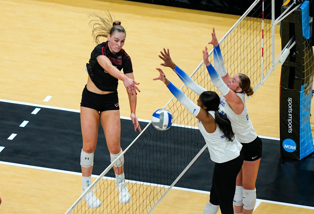 Wisconsin volleyball vs Kentucky live updates: Start time, TV for AVCA First Serve