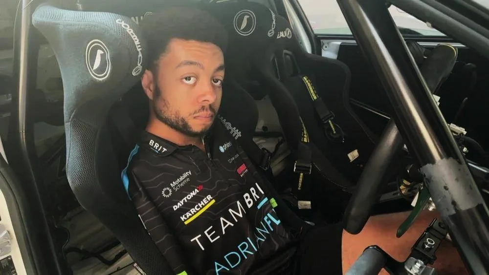 Driver born with no arms looking to make motorsport history