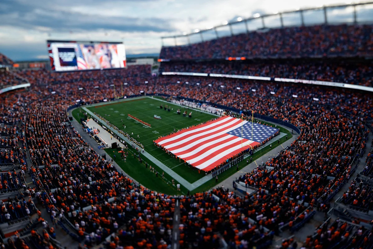 Who’s singing the national anthem for 49ers-Rams in Australia?