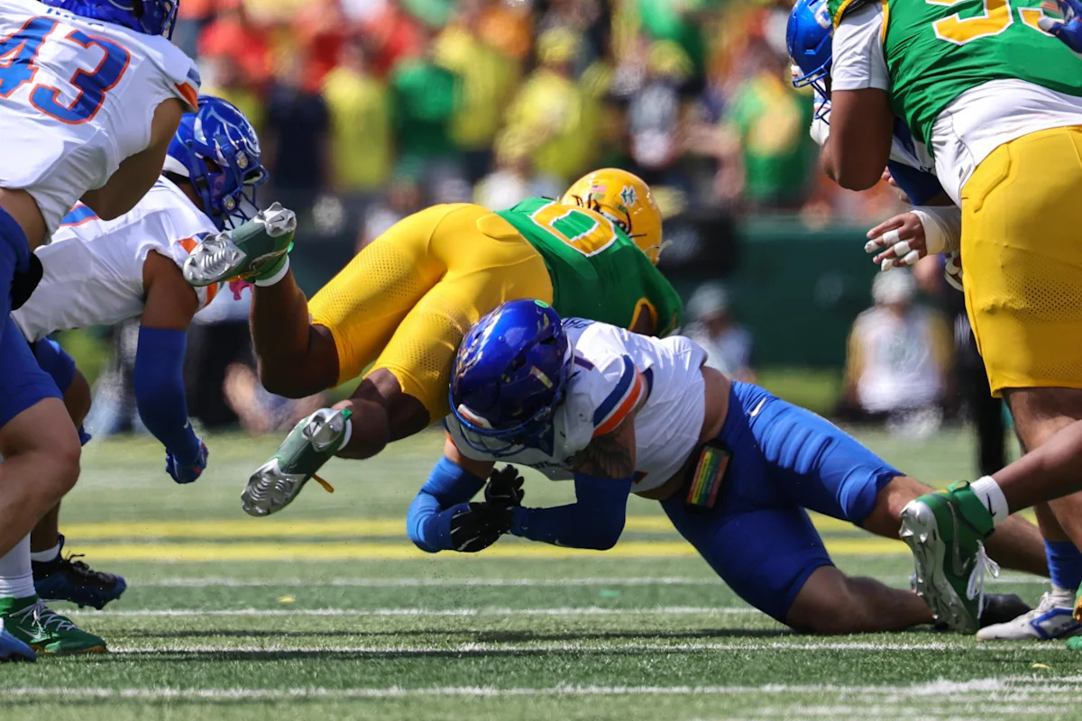 Oregon Battles Boise State To A 34-27 Win
