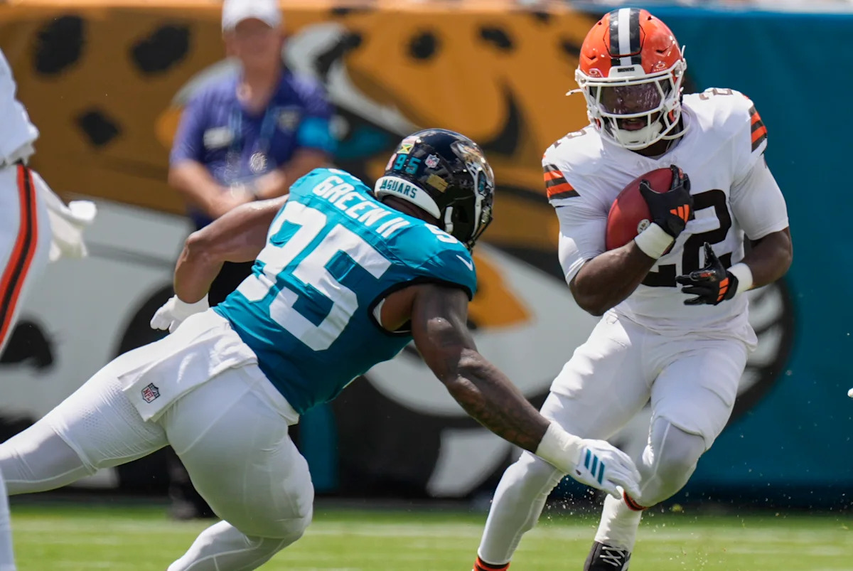 Browns place running back Dylan Sampson on injured reserve