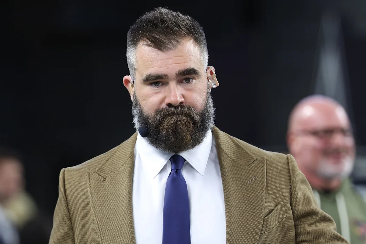 Former All-Pro OL Jason Kelce calls out Chargers fans after viral sack