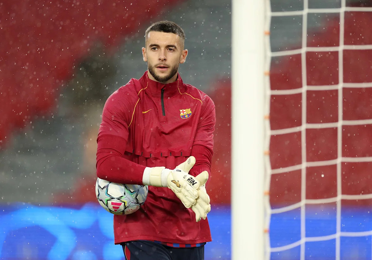 Barcelona boss Flick provides Joan García injury update