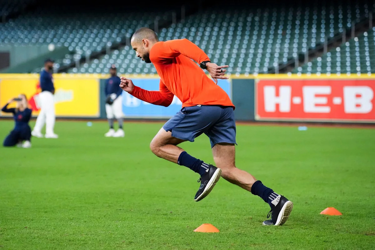 Astros Manager Joe Espada Says Carlos Correa Will Not Return In 2026