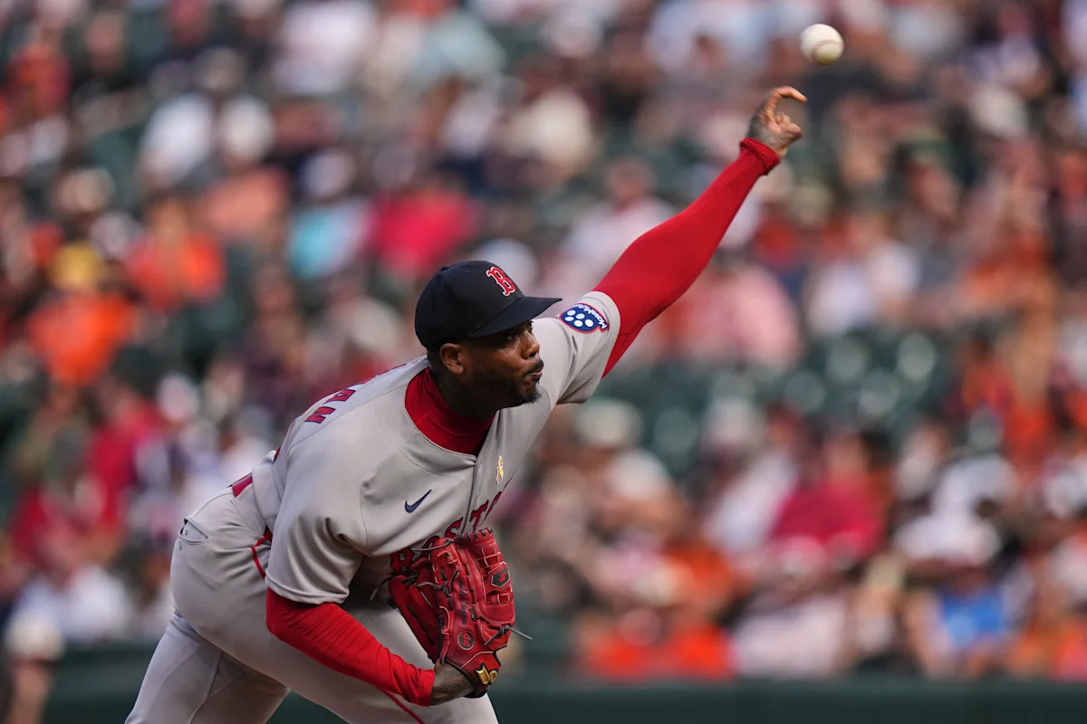 Chapman hits 400-save milestone as Red Sox beat Orioles 3-1