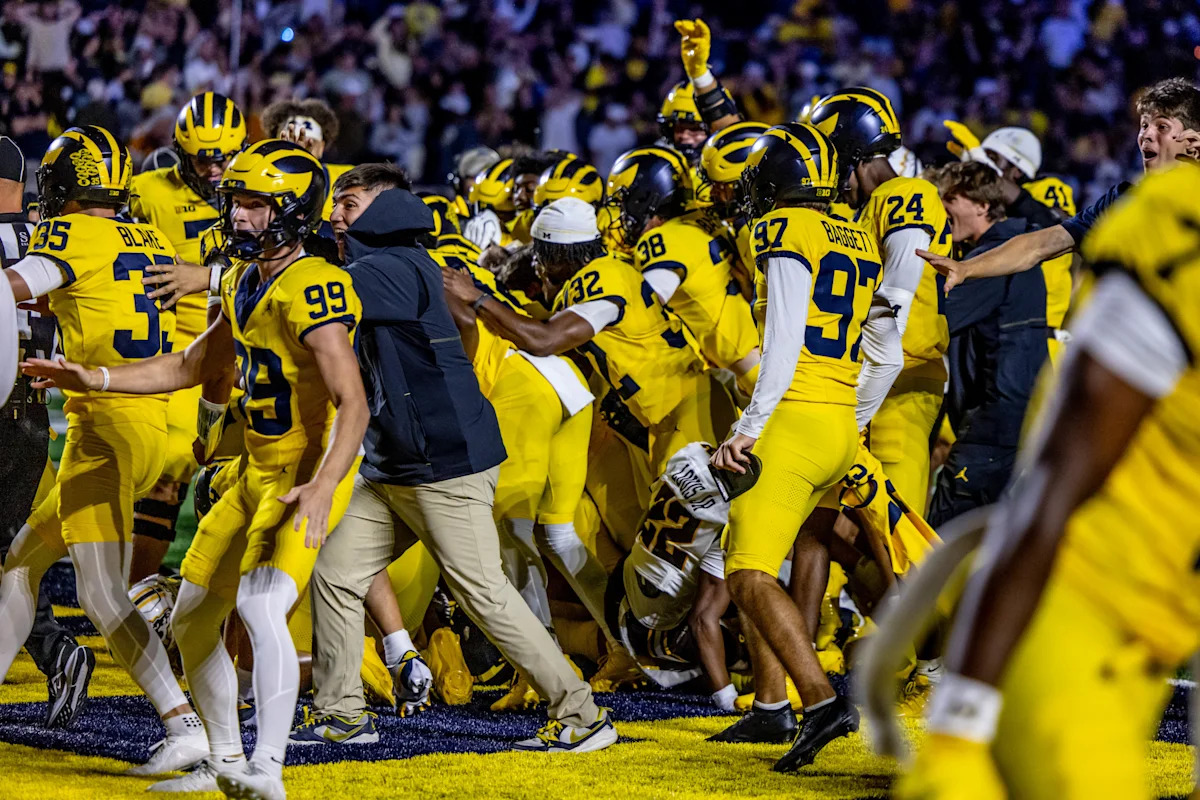 Social media reacts to Michigan’s stunning Hail Mary win over WMU