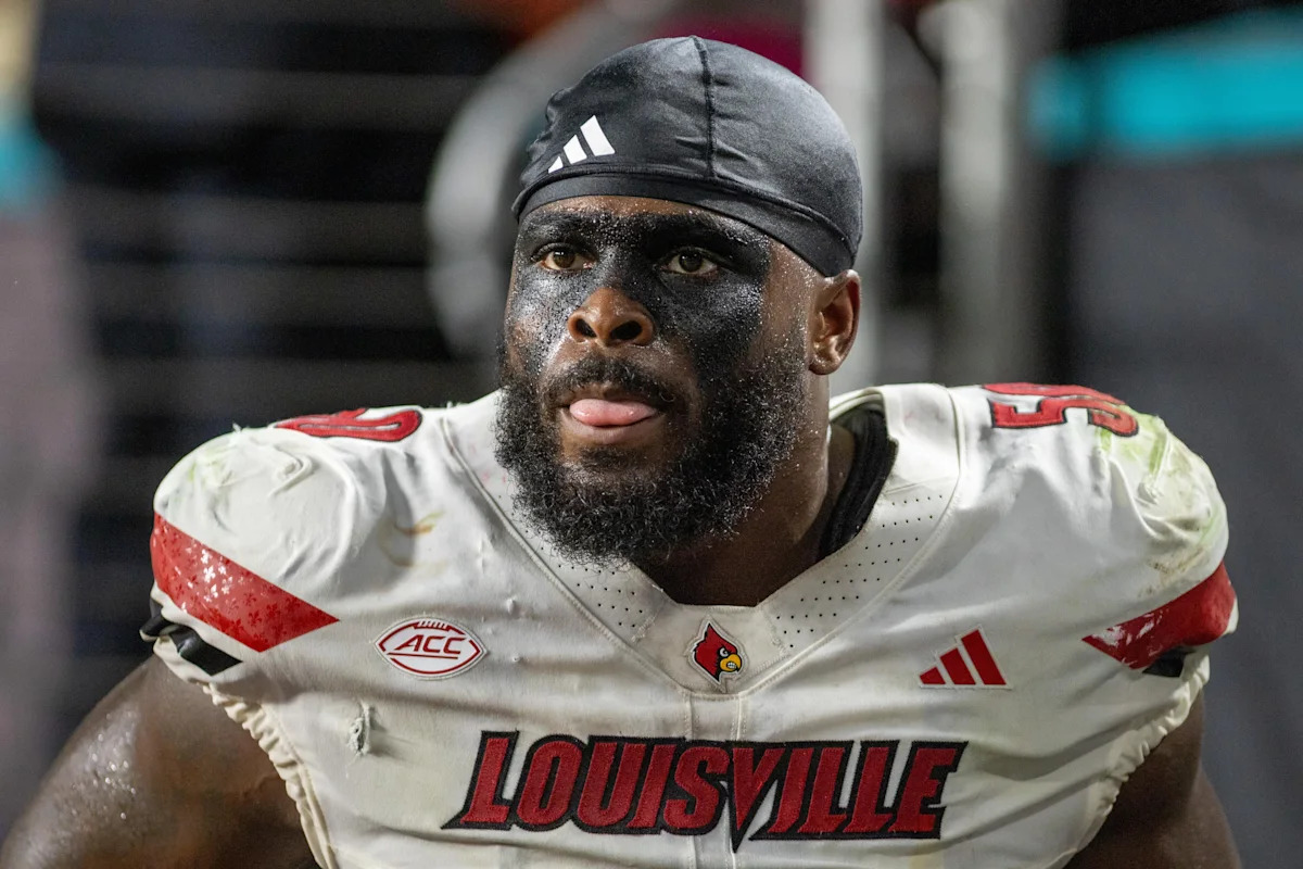 Open Thread: Louisville vs. Ole Miss