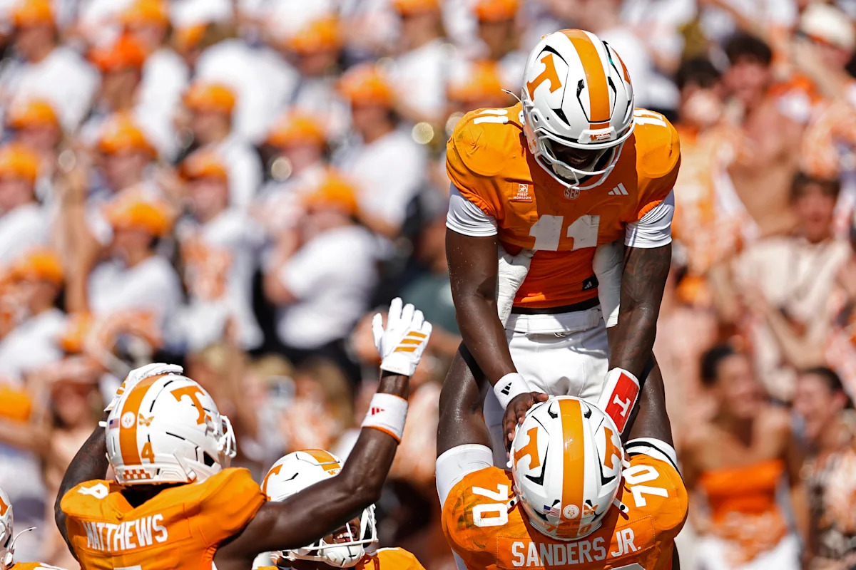 Freshman QB Brandon accounts for 5 TDs to lead No. 20 Tennessee over Furman 56-9