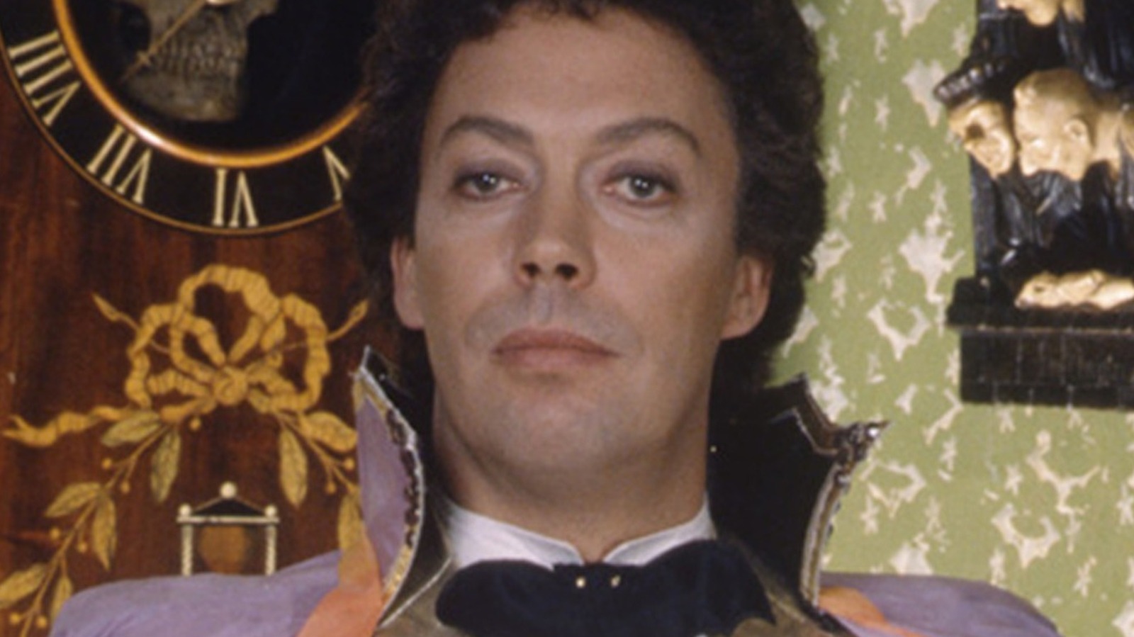 Tim Curry Played A Major Role In A Forgotten ’80s Halloween TV Movie