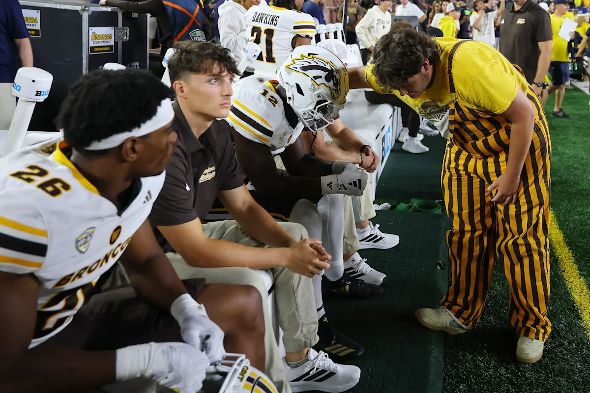 Western Michigan coach: ‘I know when I looked up at the clock, it was past zeroes before we touched it’ ahead of Michigan’s controversial Hail Mary