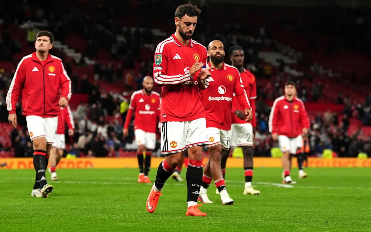 Manchester United booed after being dumped out of League Cup by Brighton