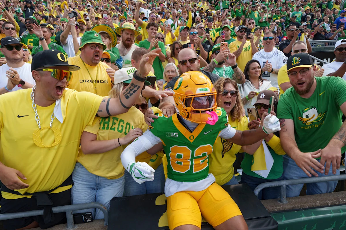 Oregon Ducks fans react to win over Boise State on social media