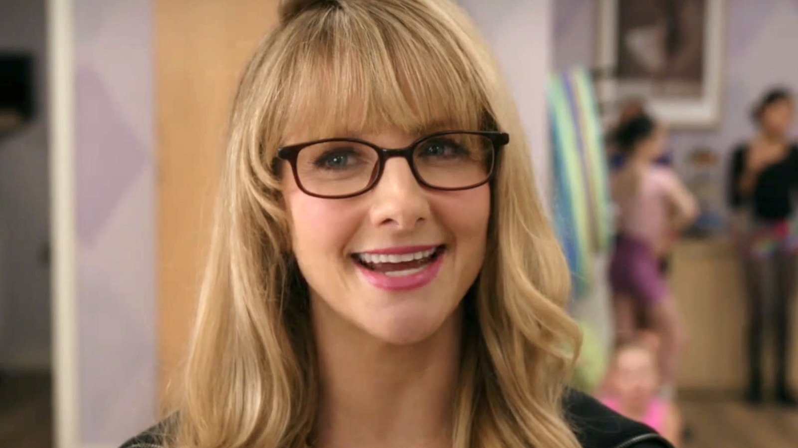 Stuart Fails To Save The Universe: Melissa Rauch Reveals The Story Behind Episode 7’s Alternate Bernadette — And Talks Possible Season 2 Return