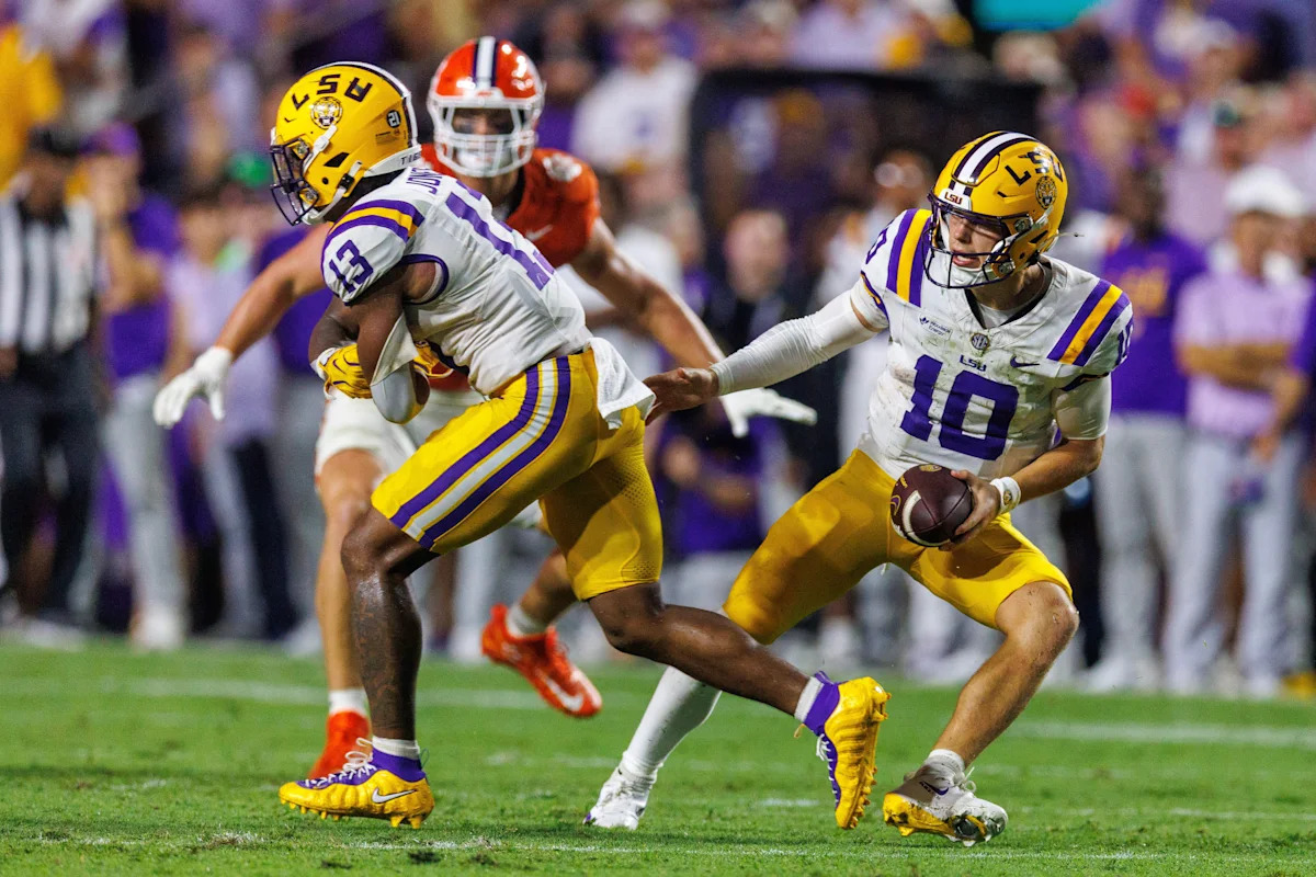 Lane Kiffin praises transfer running back after LSU football debut