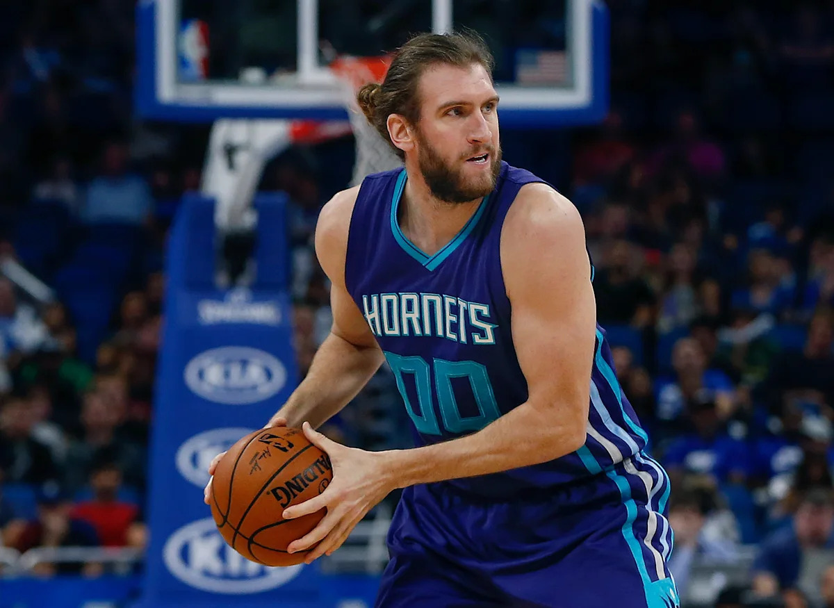 Charlotte Hornets jersey history No. 00 Spencer Hawes 2015-2017
