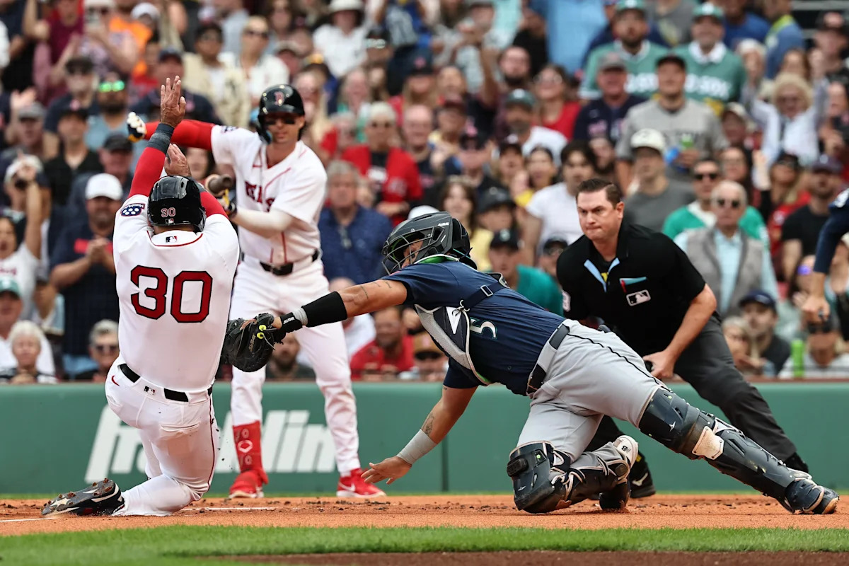 Red Sox drop series finale to Mariners, lost five of seven